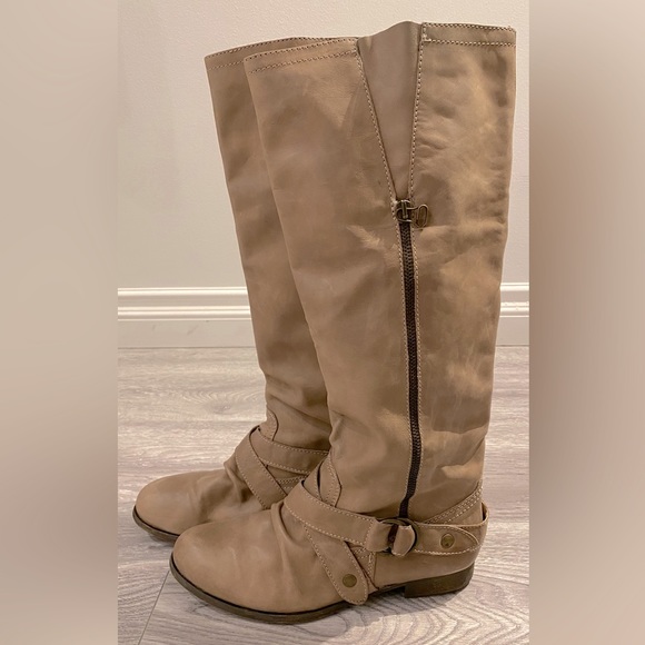 Steve Madden Rebellion Taupe Lea Boots - Picture 3 of 6
